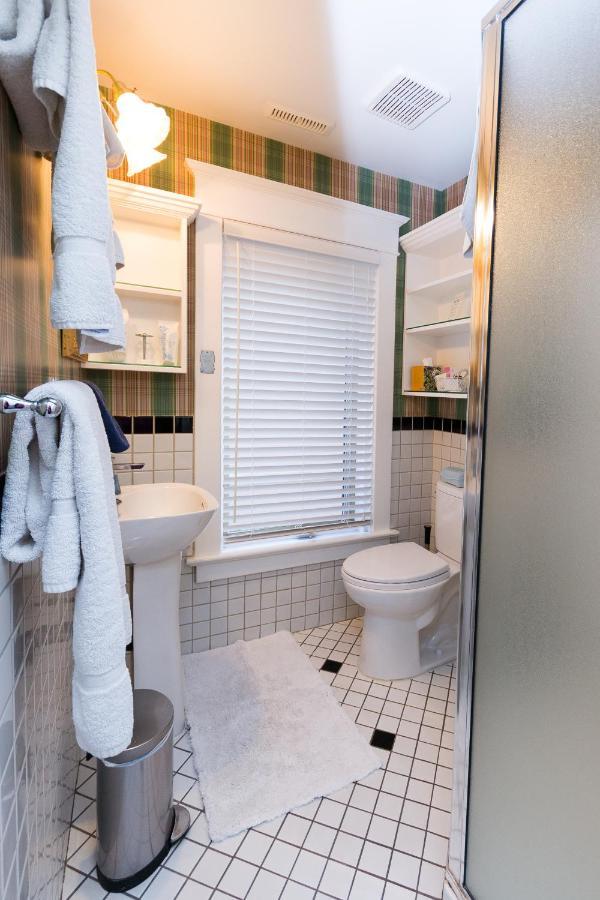 Calgary Westways Guest House Eksteriør bilde